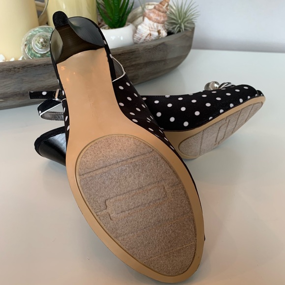 NWT Bandolino 9.5M Paska Open Toe Slingback shoes In Black/White polka dot - Picture 3 of 6